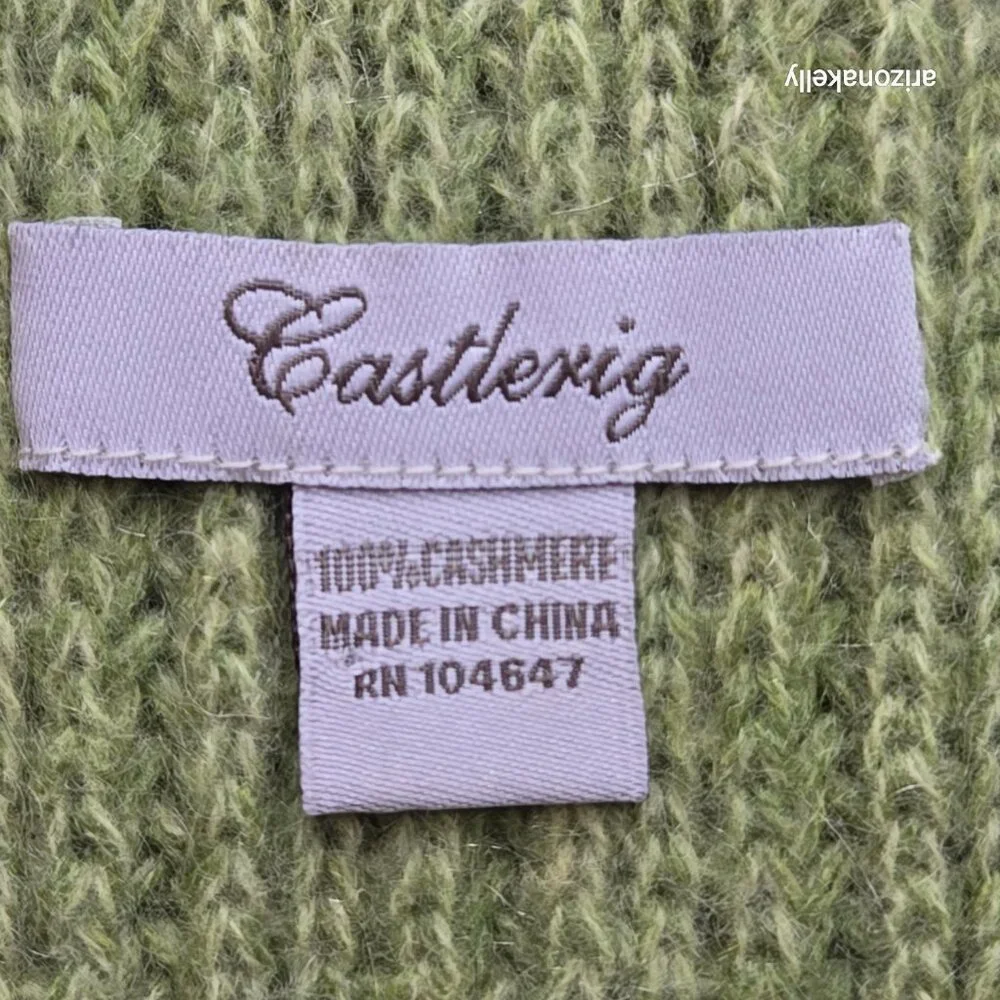Castlerig Cashmere Green Knit Scarf *TINY REPAIRED HOLE*